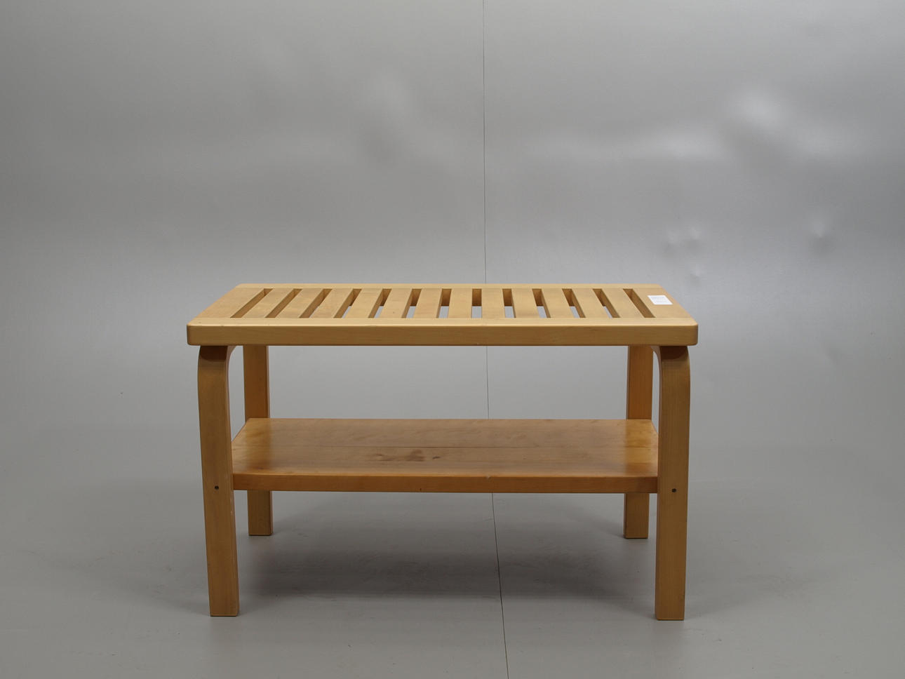 ALVAR ALTO. Bänk, björkfanér, Artek, ej signerad.