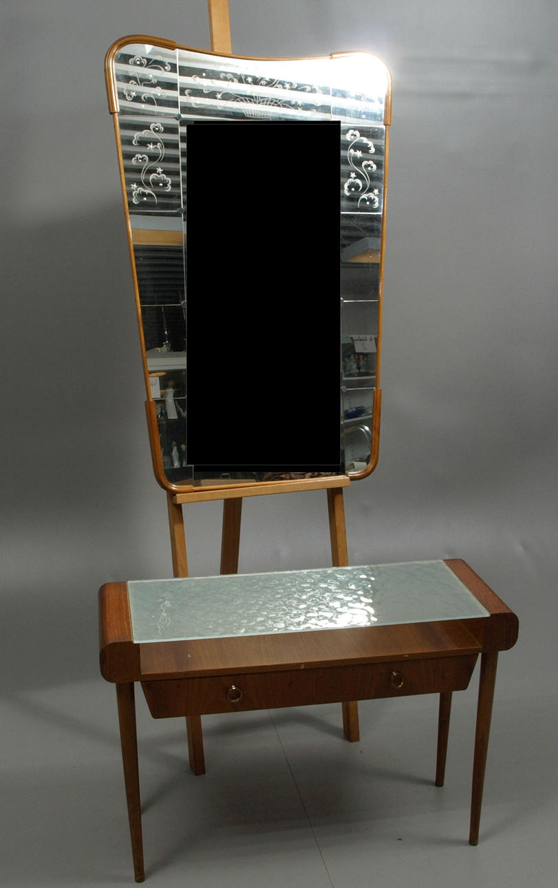 HALLMÖBEL, spegel och bord med frostad glasskiva, 1940-50-tal.