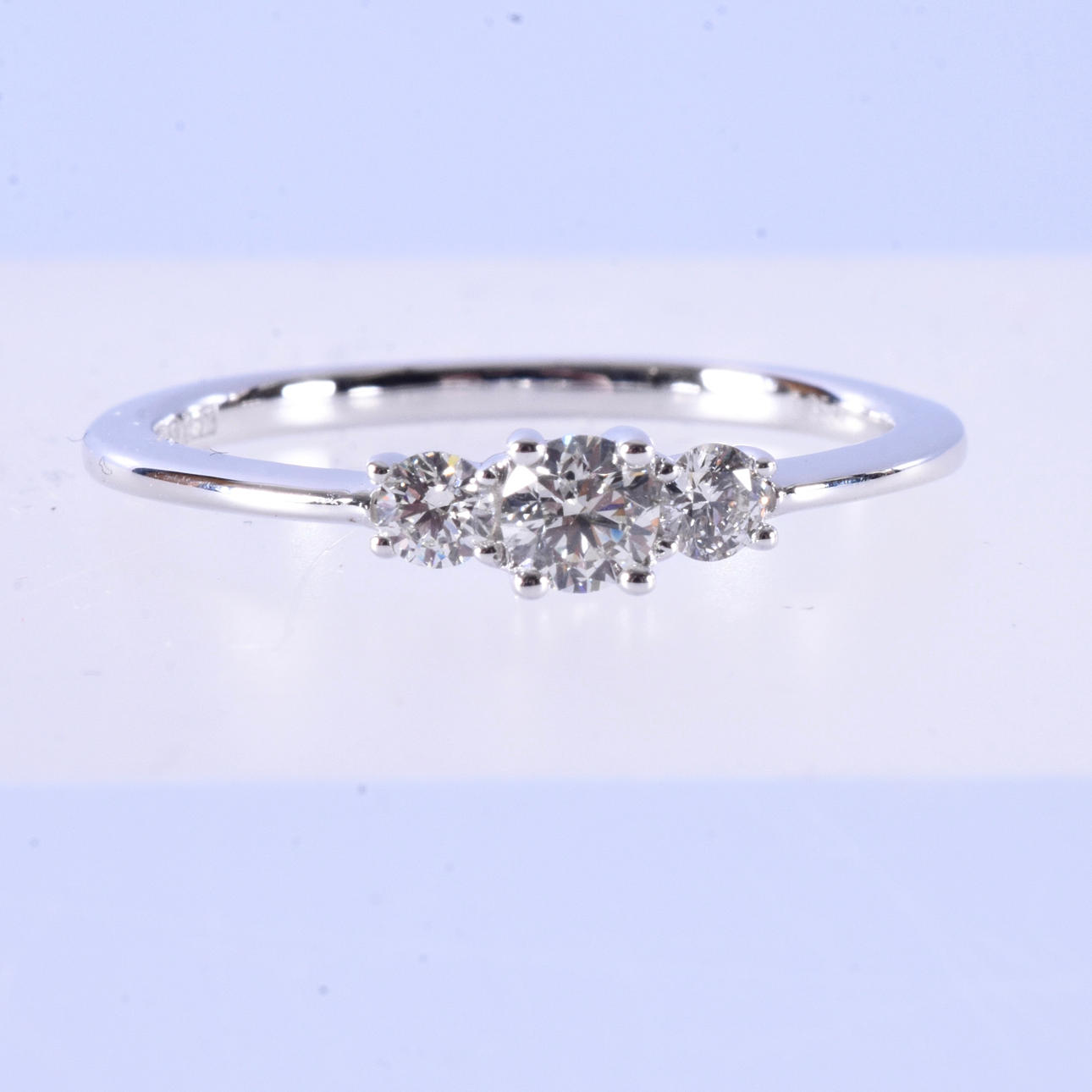DIAMANTRING, trestensring, 0,35 ct, hvidguld 18K.