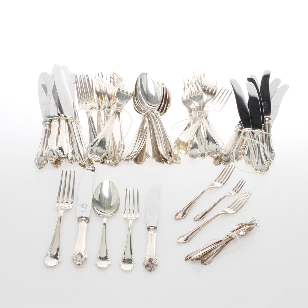 BESTICKSERVIDELAR, 69 delar, nysilver, modell "Haga", delvis Skandia och JLH, 1900-tal.