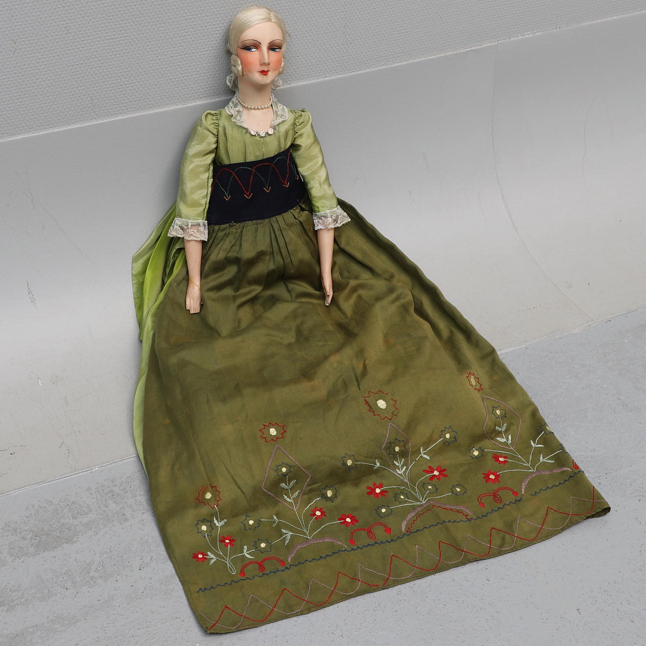 DOLL, "Flapper doll/Boudoir Doll", partly plaster, 1920s.