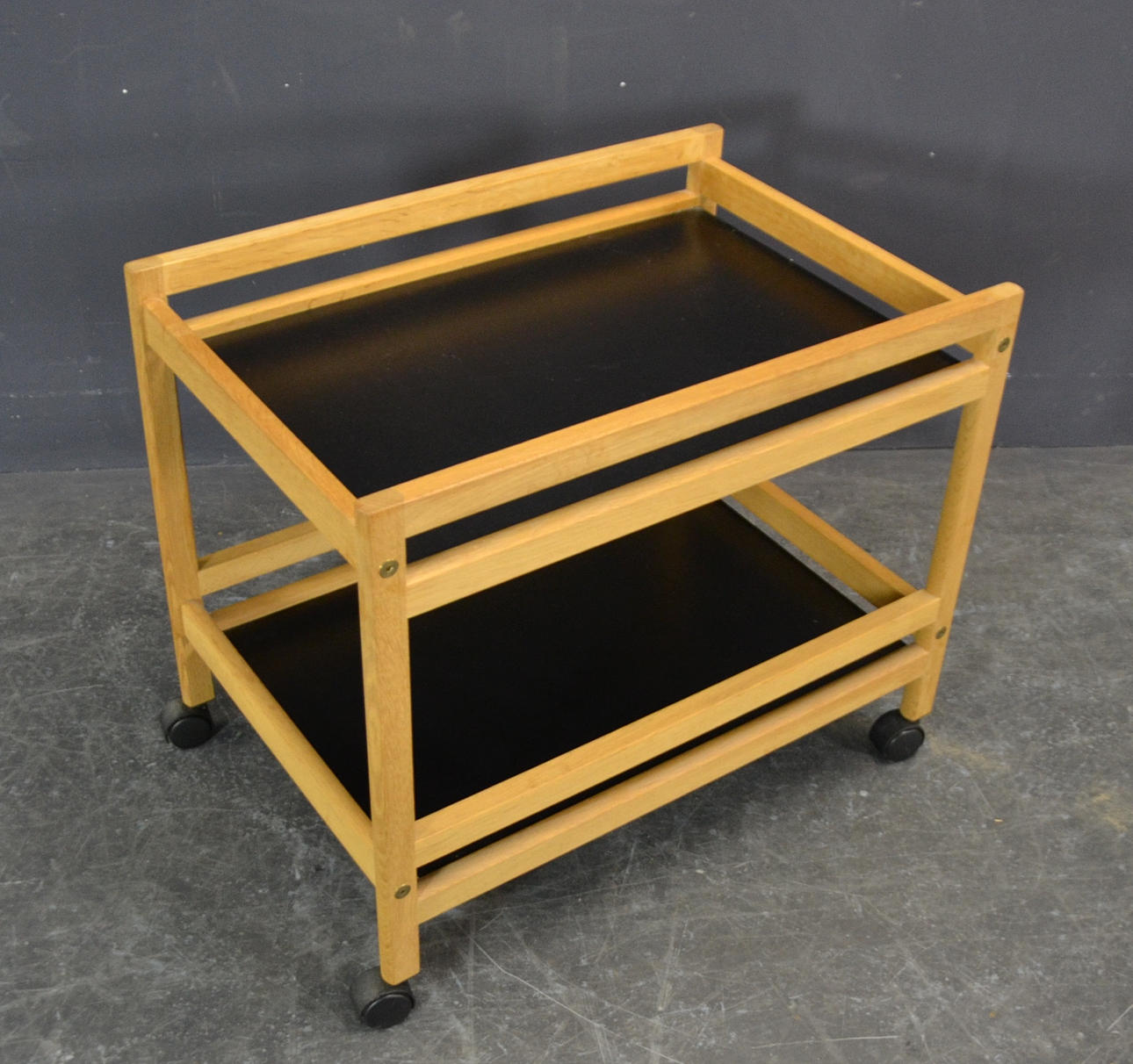 BØRGE MOGENSEN. TEVOGN - SERVERINGSVOGN.