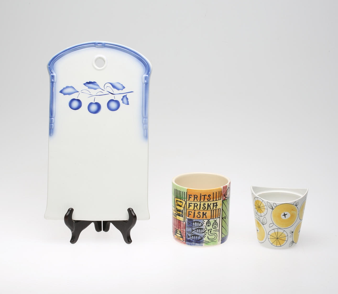 PORSLINSFÖREMÅL,3 Stycken.