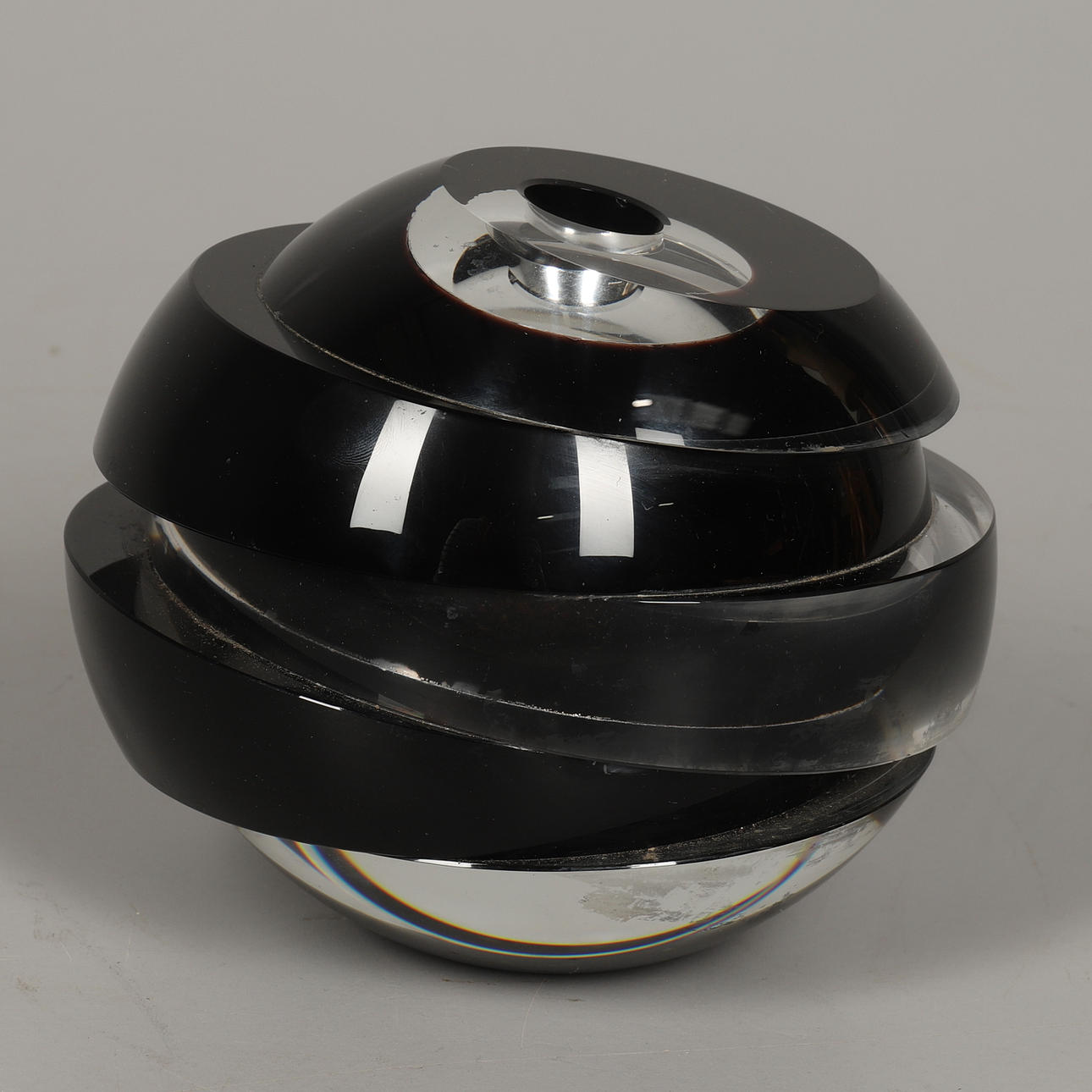 EN VINTAGE ROSENTHAL STUDIO LINE VASE.