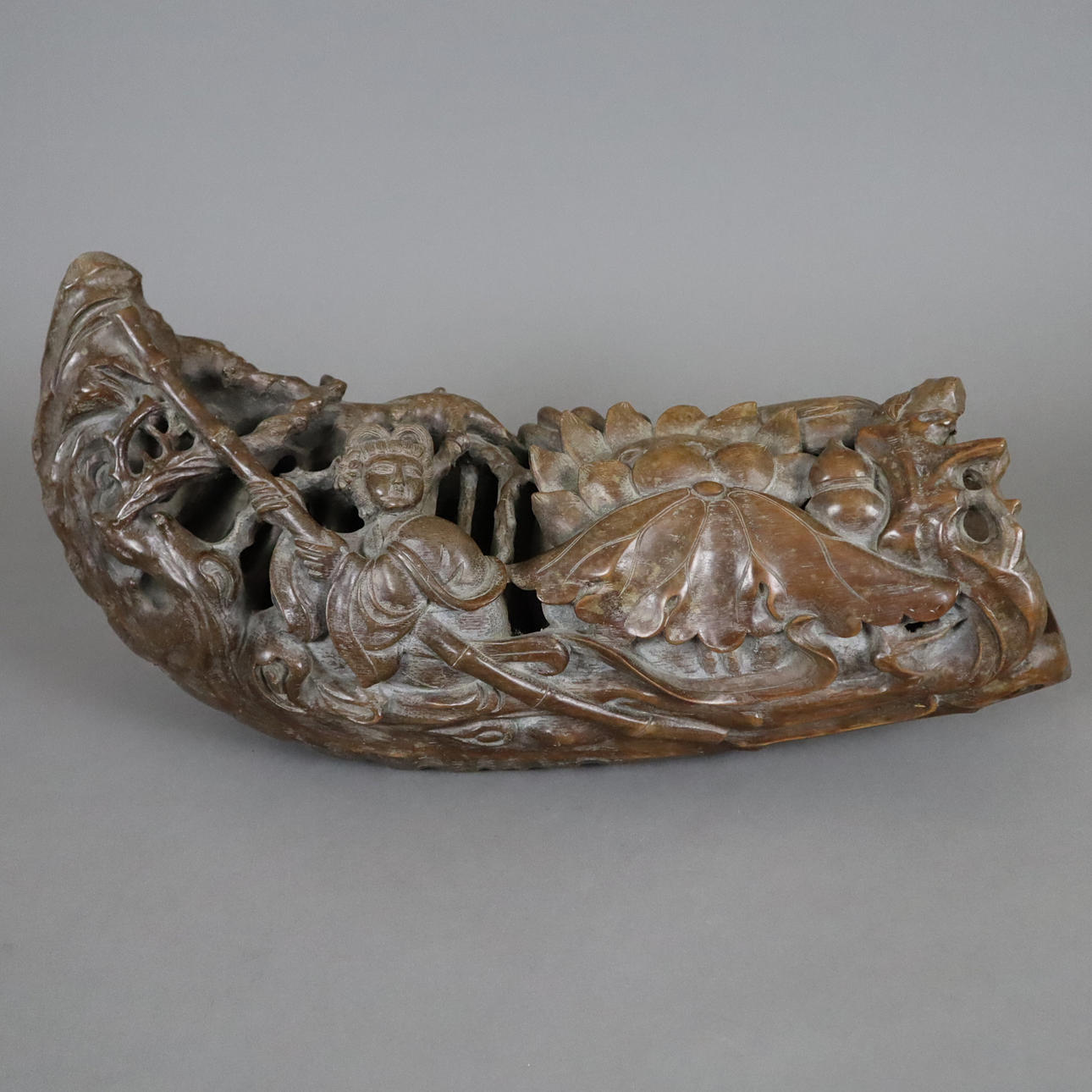 TALLA DE BAMBÚ con simbolismo de longevidad, China.