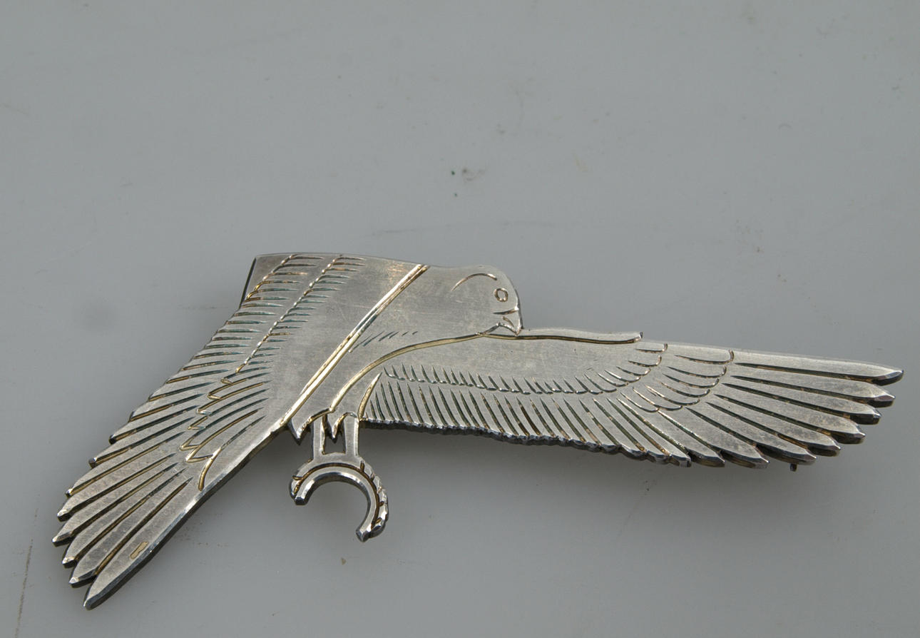 WIWEN NILSSON. Brosch, silver, Rovfågel, signerad, 1962.