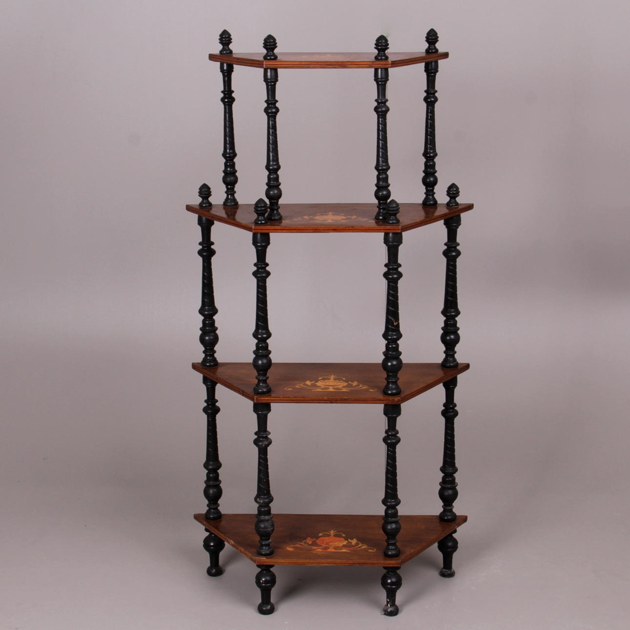 ETIENNEHYLLA, med fyra hyllplan, intarsiadekor, 1900-tal.