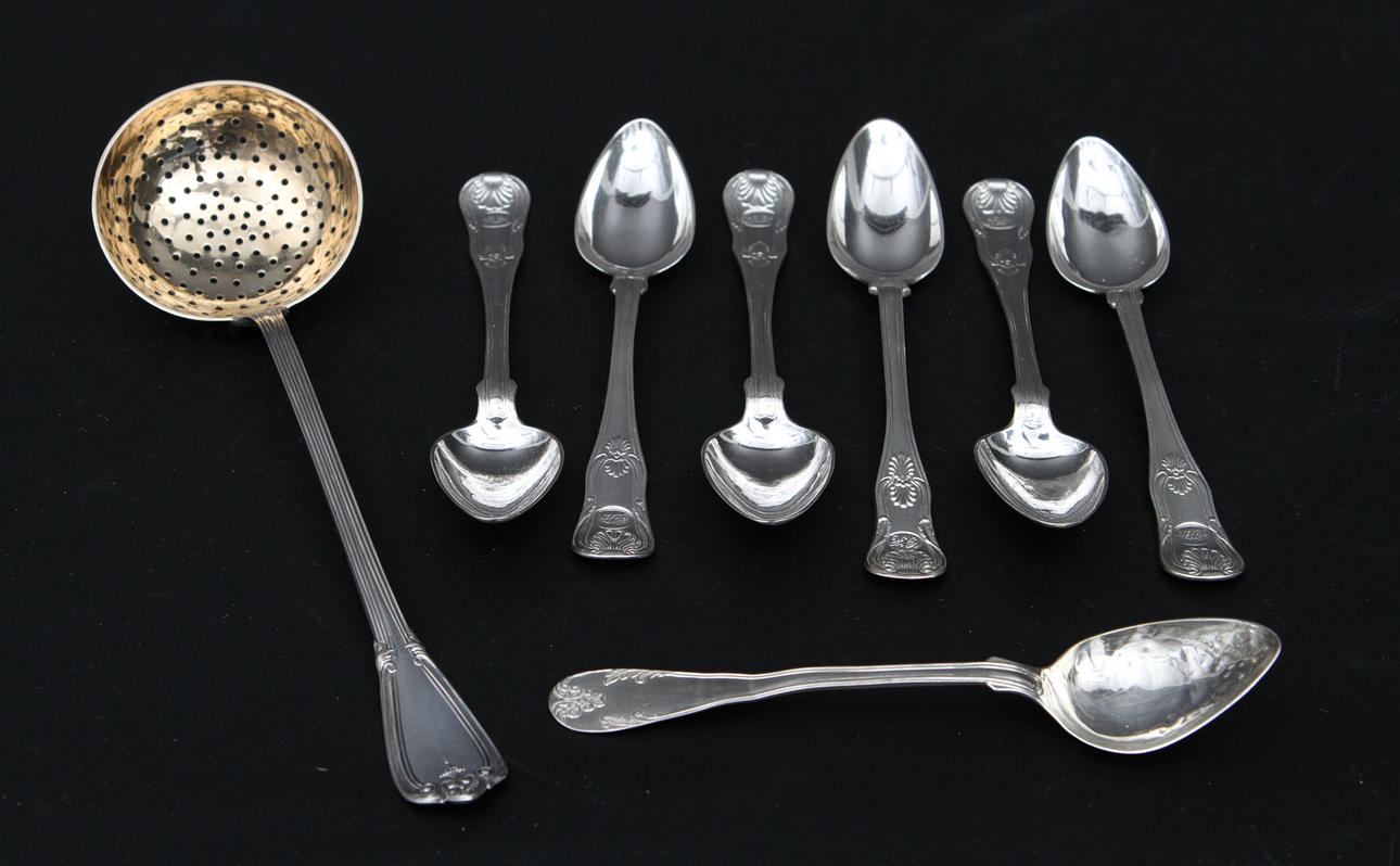 SKEDAR, 7 st samt STRÖARE, silver.
