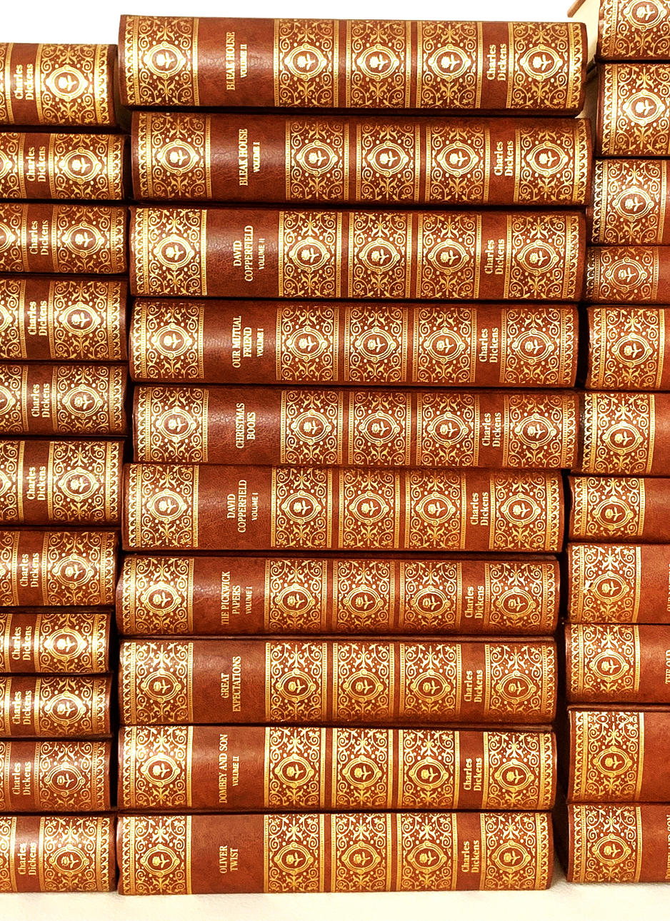 32 CHARLES DICKENS BÖCKER.