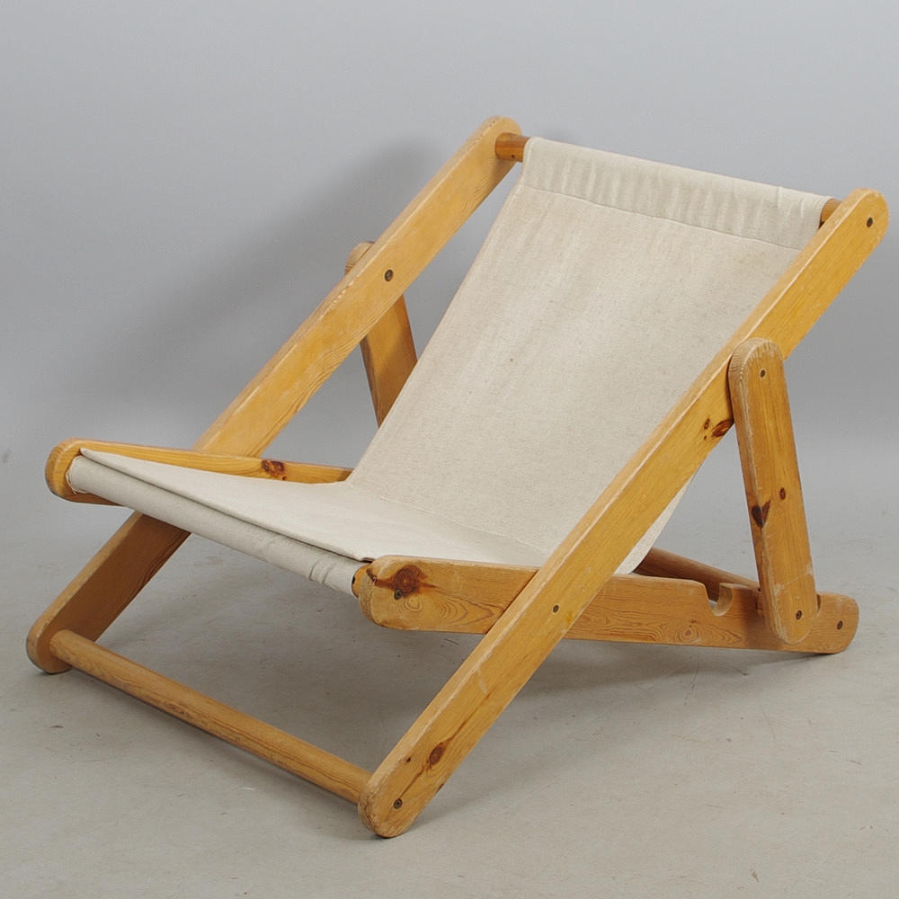 LIGGFÅTÖLJ, fur, 1970-tal.