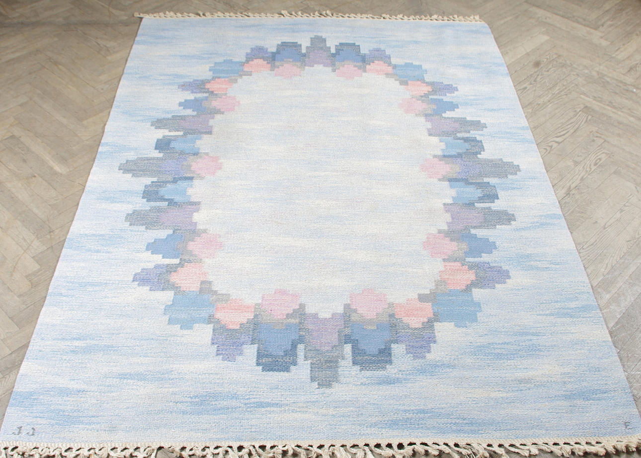 RÖLAKANMATTA, "Blomsterkrans", Judit Johansson,, 260 x190 cm.