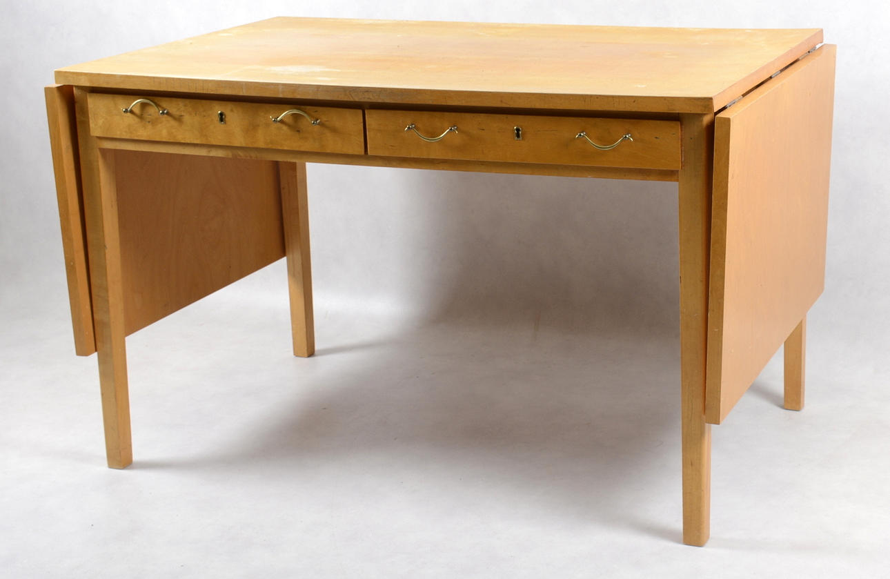 SKRIVBORD MED KLAFFAR, 1950/60-tal.