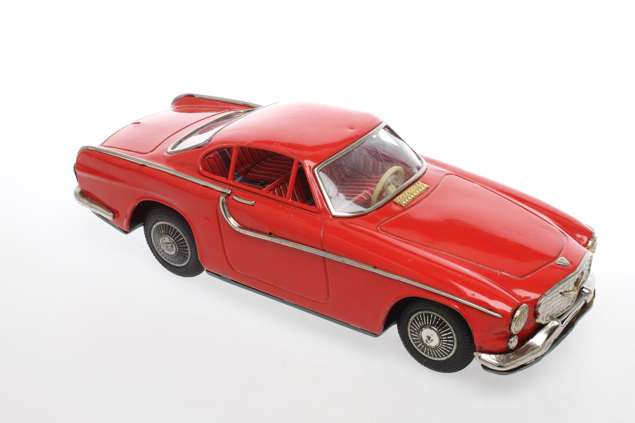 PLÅTBIL VOLVO P1800 röd, SSS Japan.