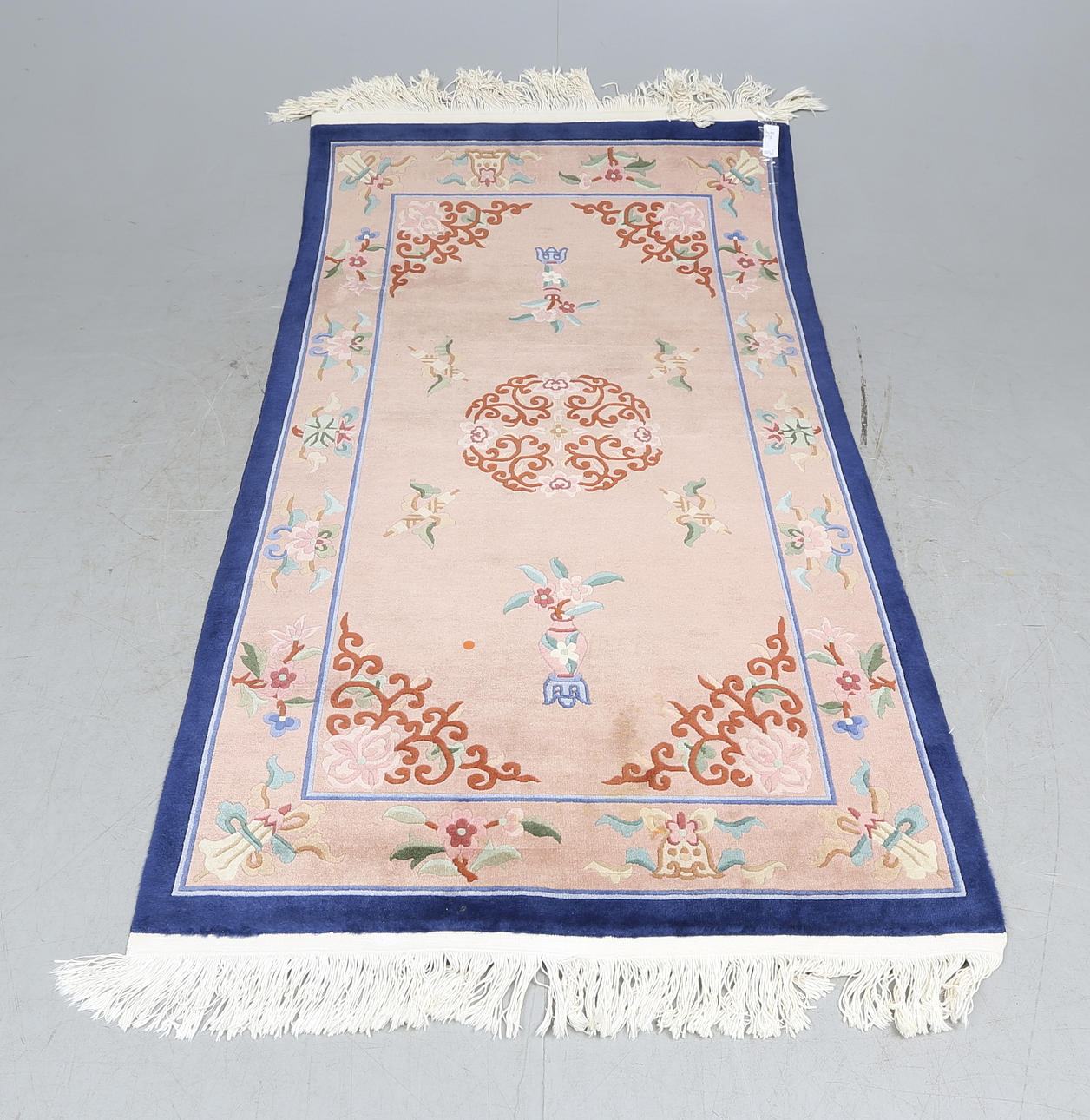 MATTA, Kina, 225 x 125 cm.