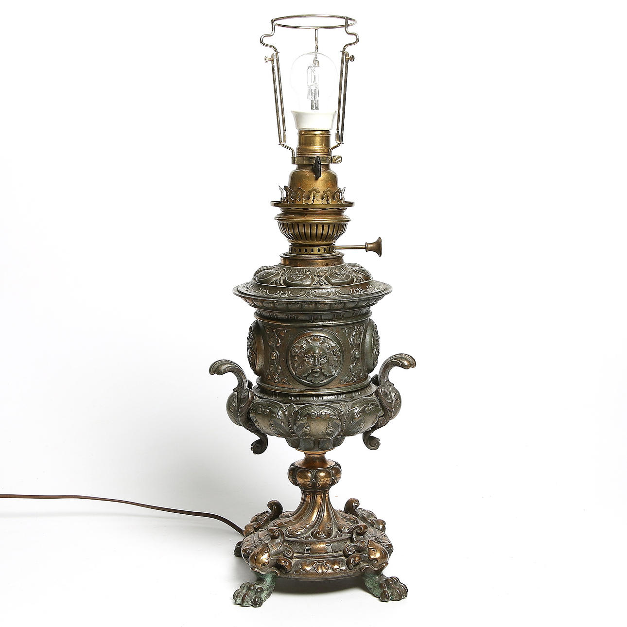 BORDSLAMPA, Nyrokokostil. 1800-tal.