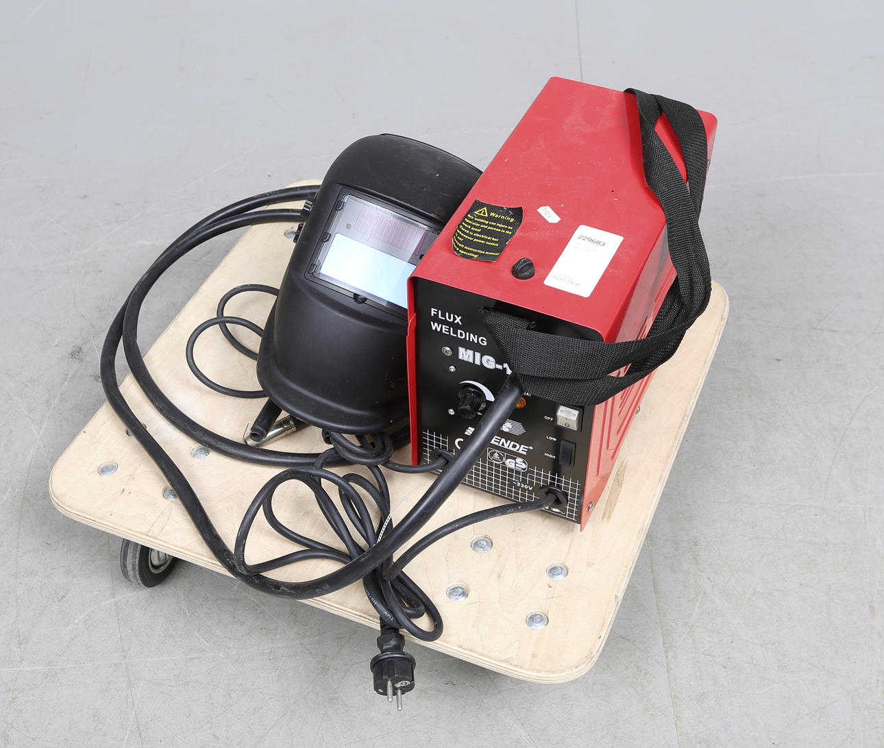 SVETS, Kende, "Mig-105F.