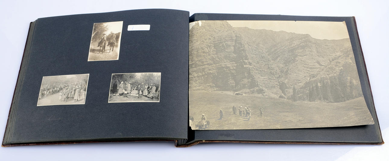 FOTOGRAFIALBUM MED ÄLDRE KORT, Turkmenistan.