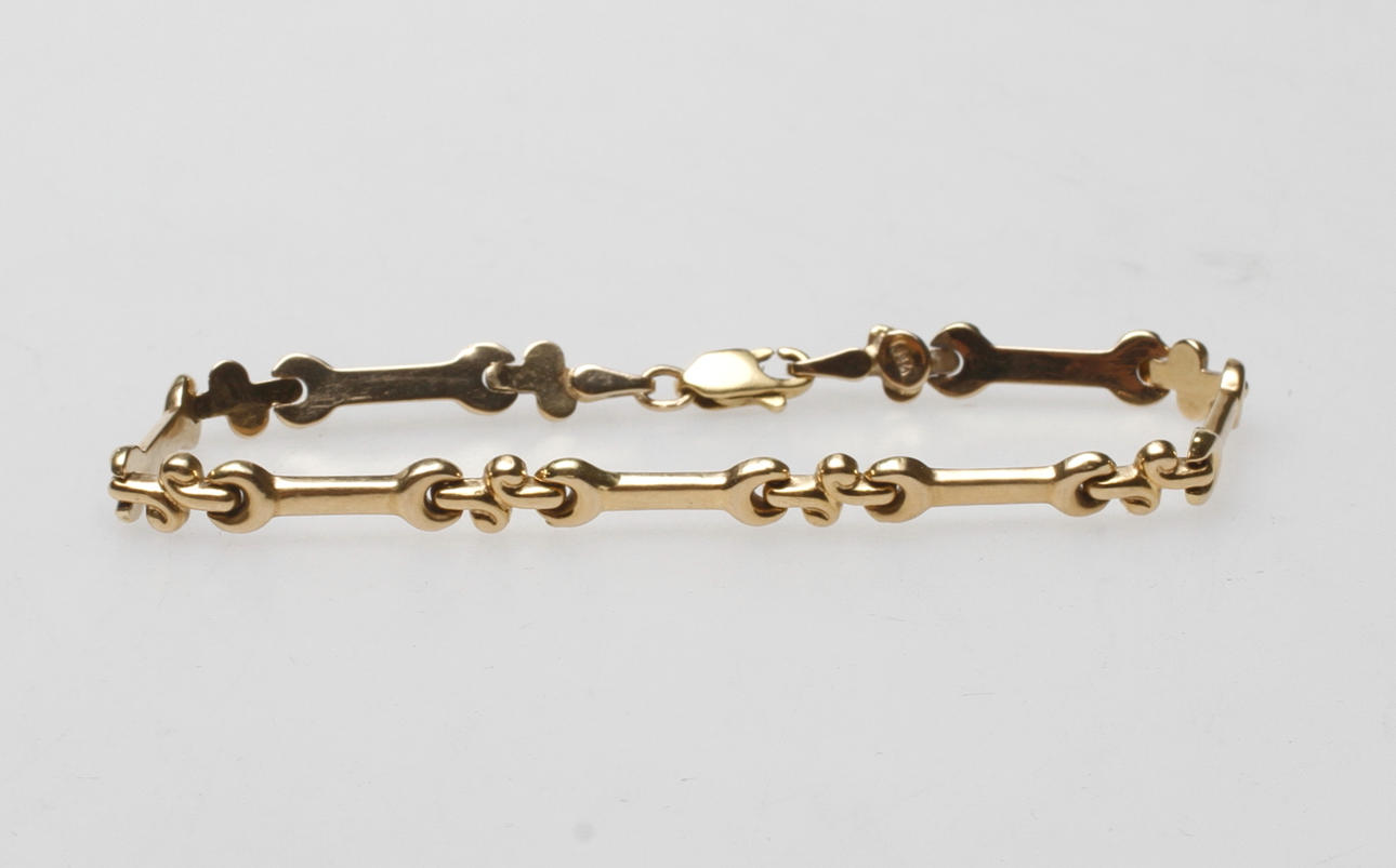 ARMBAND, 18k guld, vikt ca 5,4 gr.