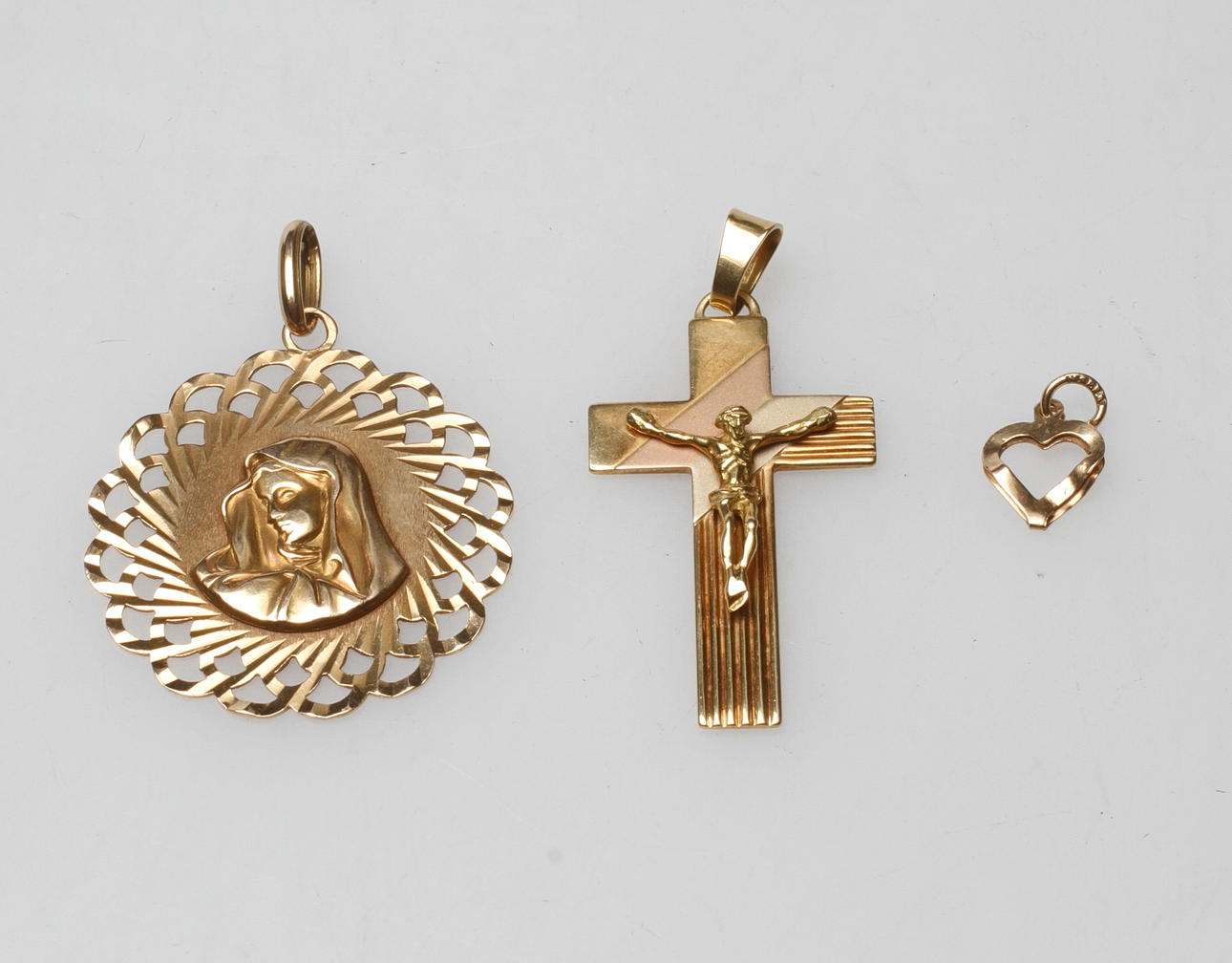 HÄNGEN, 3 st, 18k guld, vikt ca 12,2 gr.