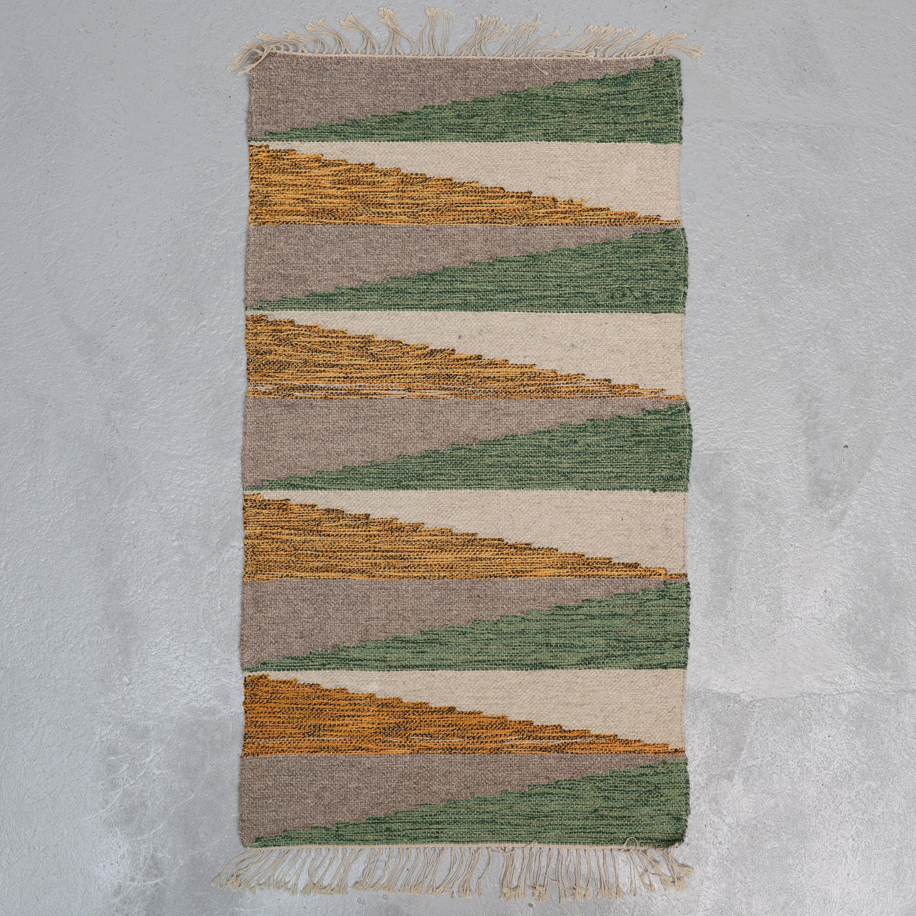 BONAD, vävd, ca 115x64 cm.