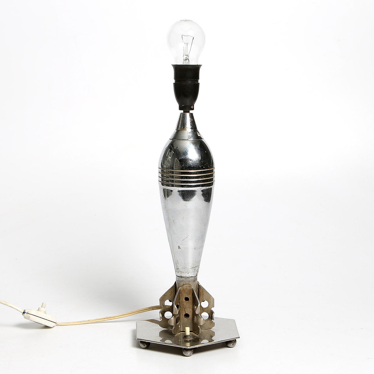 BORDSLAMPA, "Granatlampa", 1900-talets första halva.