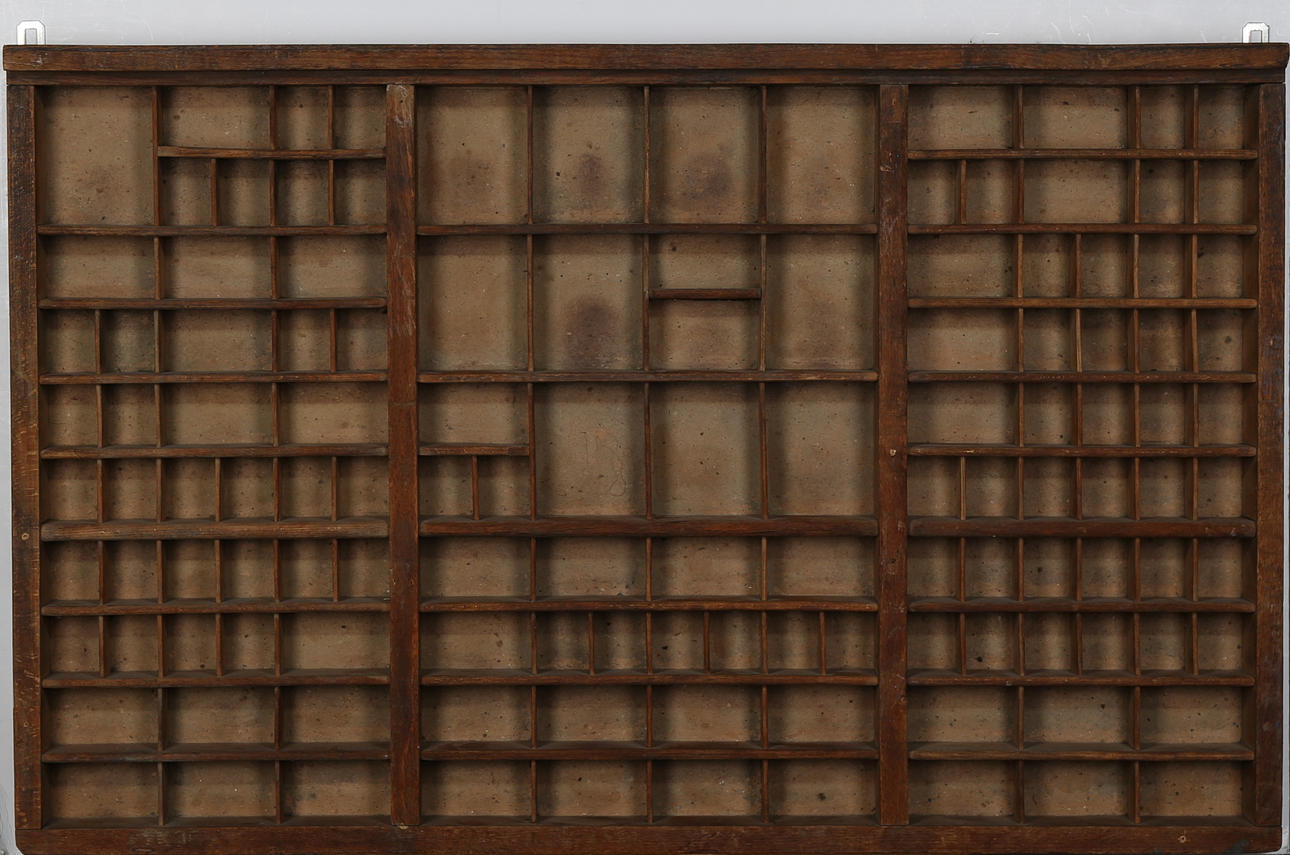 SÄTTERIKAST, Trä, 1900-talets första hälft.