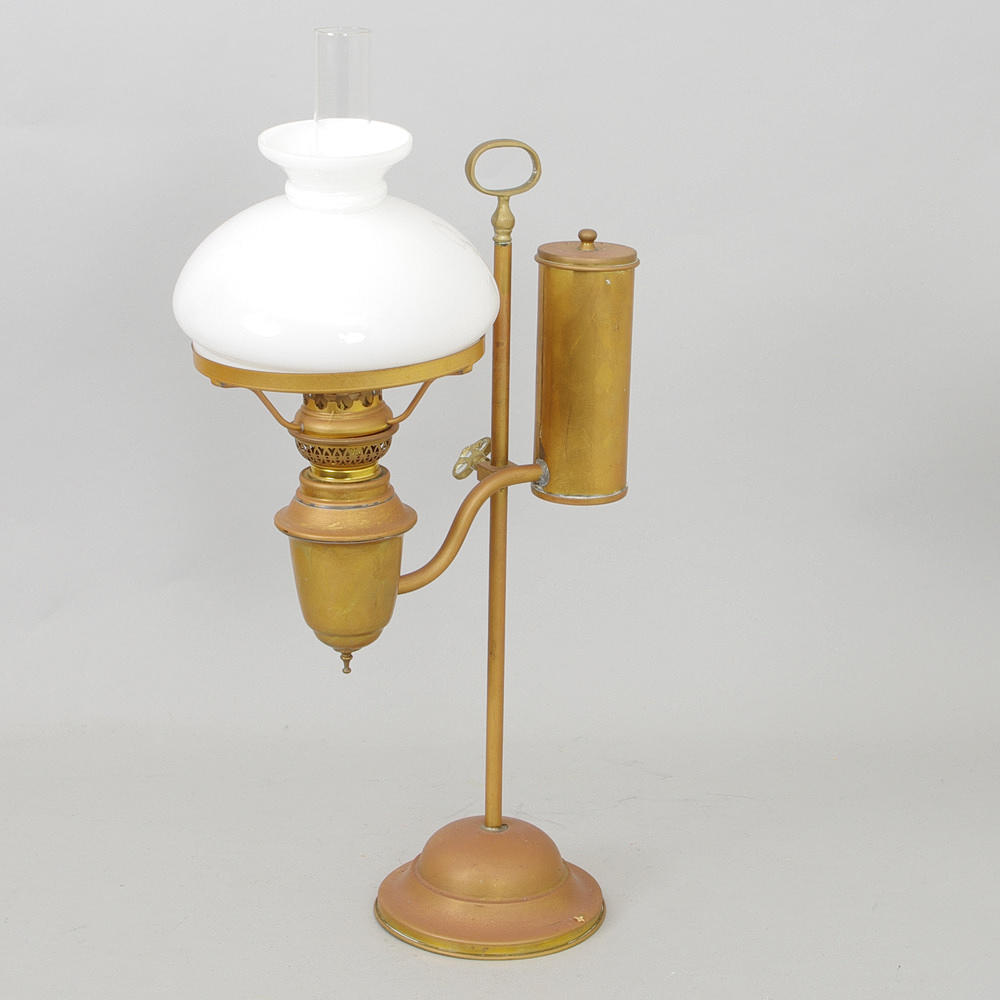 BORDSFOTOGENLAMPA, mässing/koppar med glaskupa.