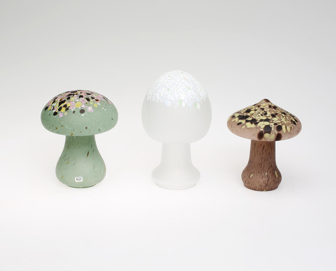MONIKA BACKSTRÖM. Svampar, 3 st, glas, Boda, 1900-tal.