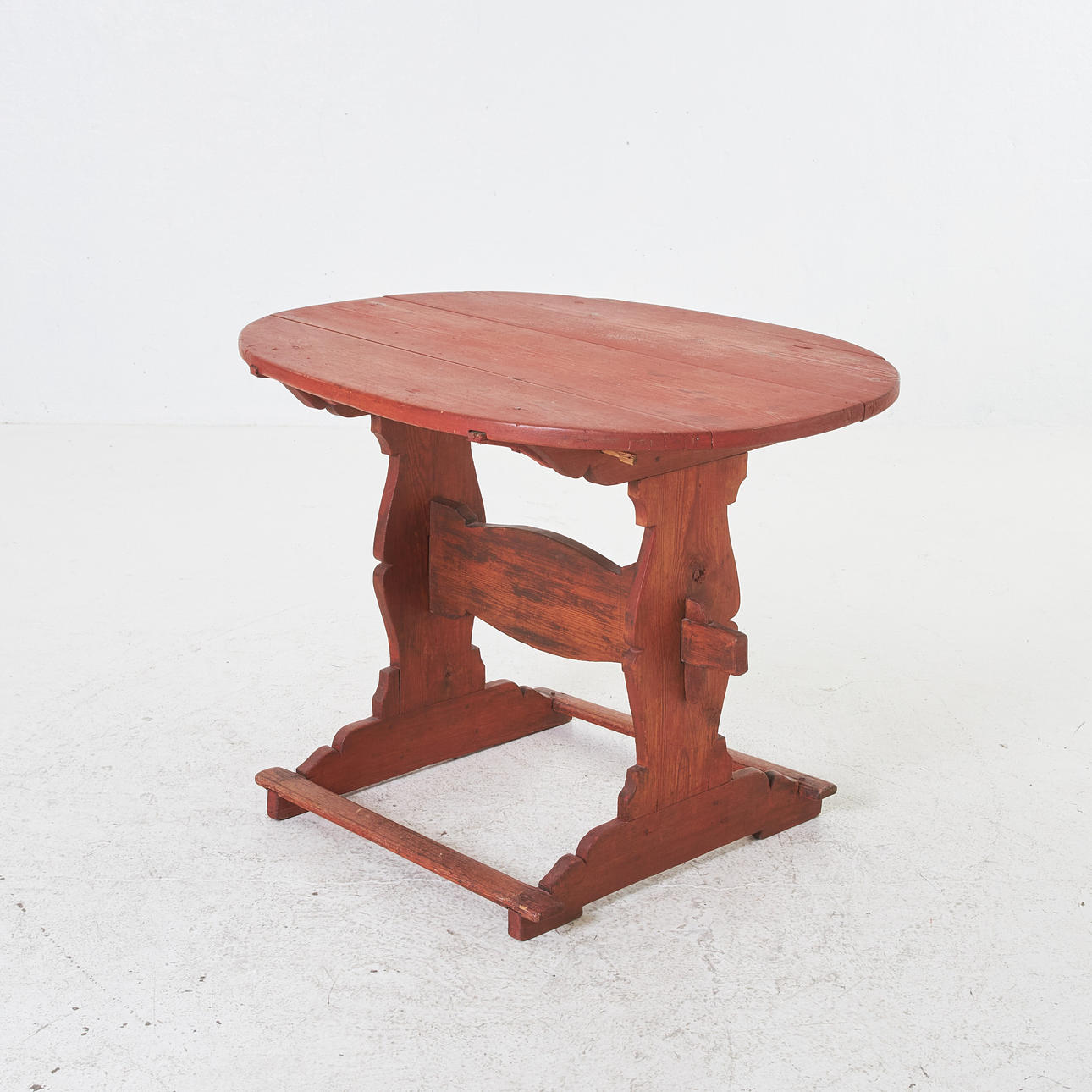 TABLE, 18th century, baroque, painted red.