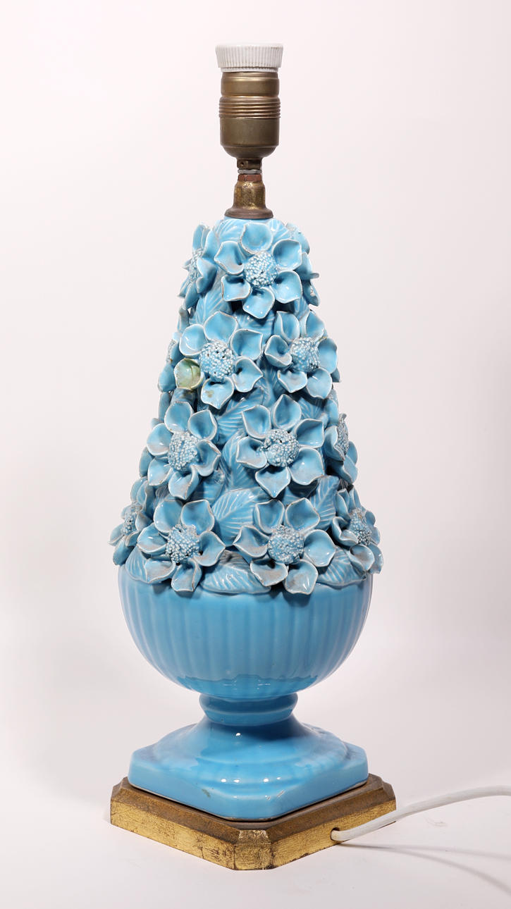 TABLE LAMP. PEANIS POTTERY.
