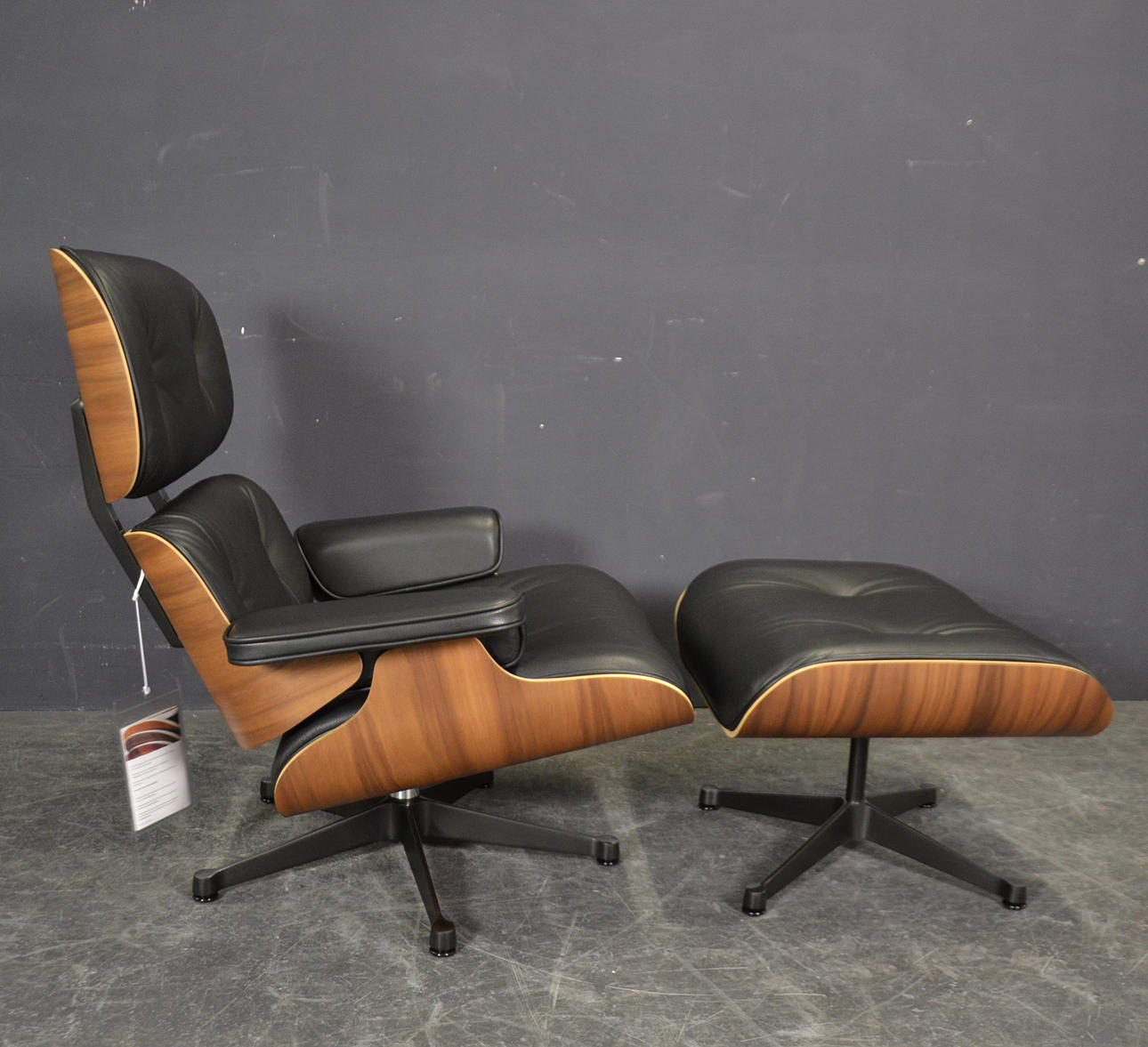 CHARLES & RAY EAMES. LOUNGE STOL MED OTTOMAN XL.