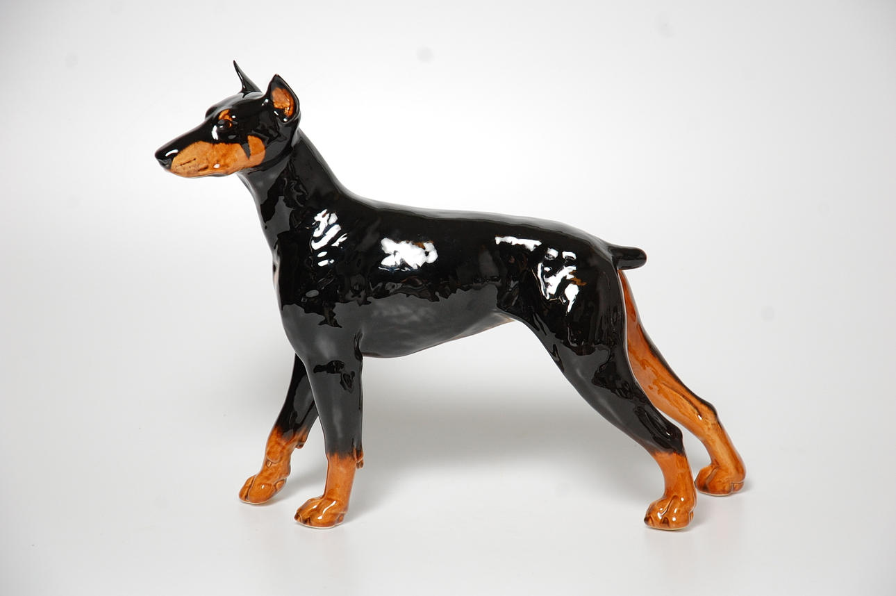 FIGURIN, porslin, Goebel, " Dobberman Pinscher ".