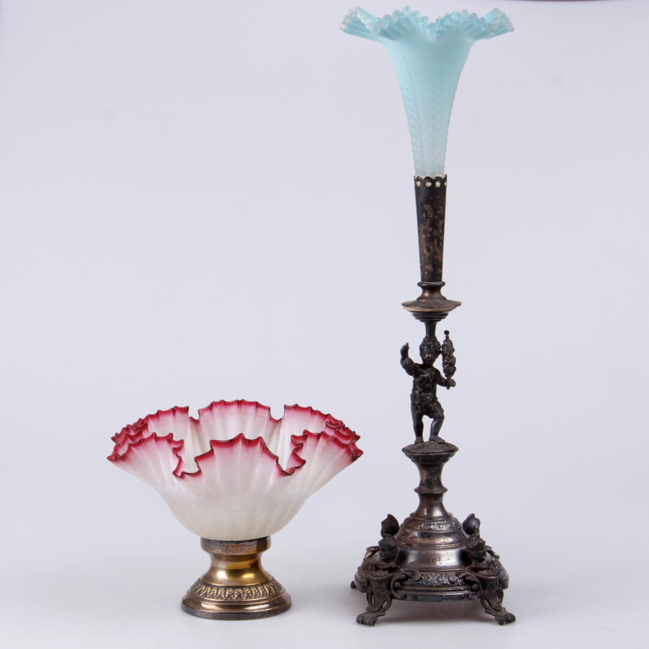 STRUTVAS, samt skål, metall och glas, 1900-talets första hälft.