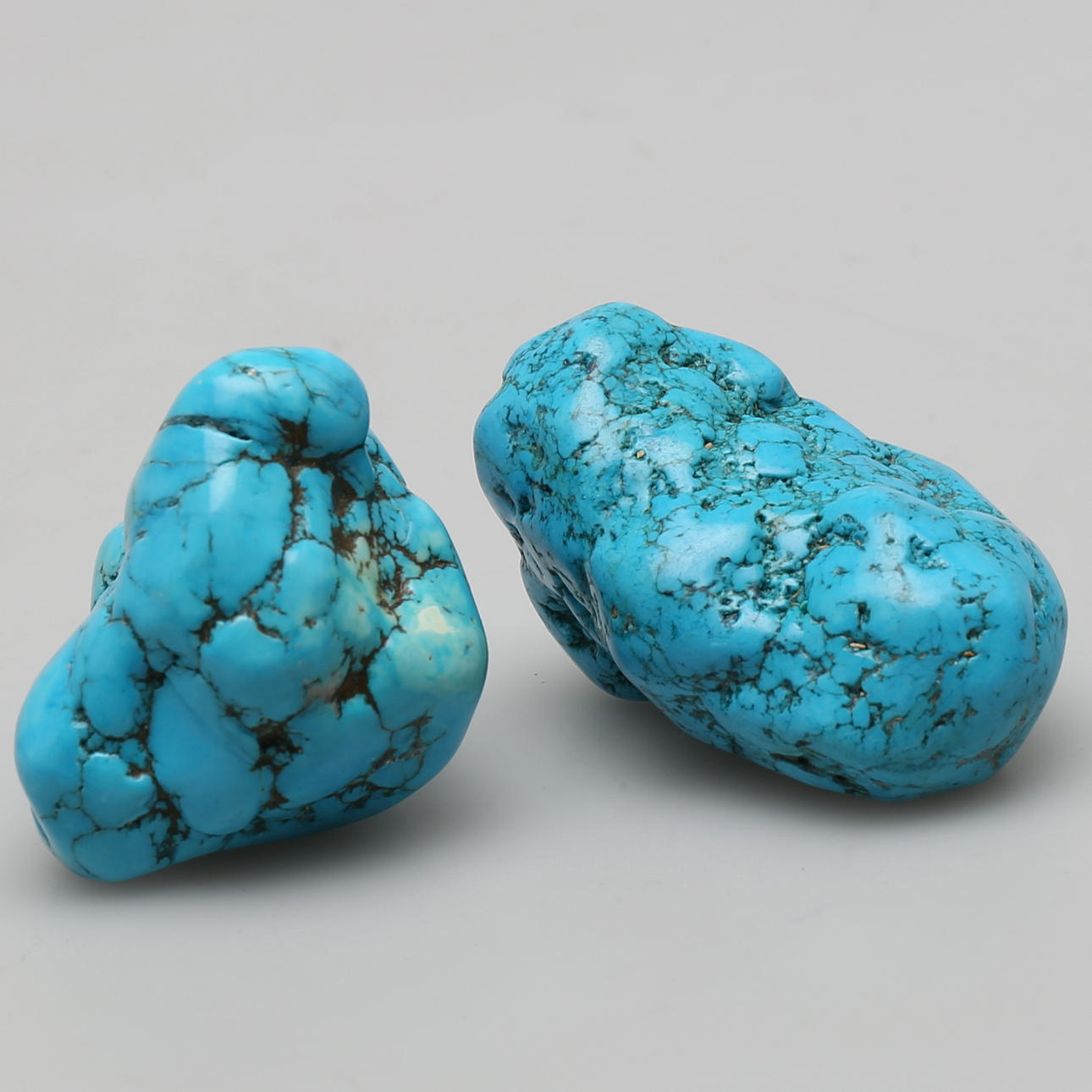 STENAR, turkoser, 2 st, totalvikt 235 gram.