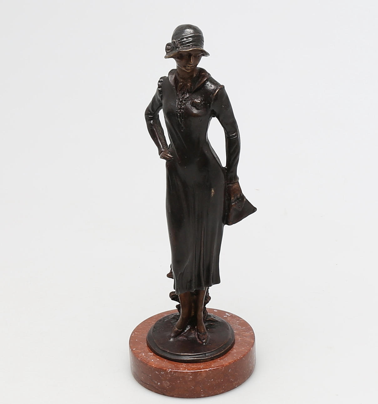 OIDENTIFIERAD KONSTNÄR. Dam i brons, 1920-tal. Signerad Fpeiss?