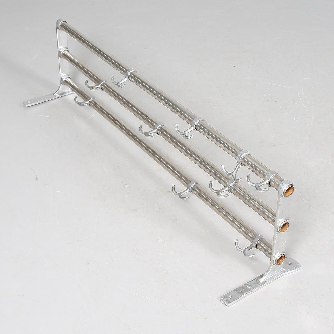 HATTHYLLA, metall, funkis, industridesign, 1930/40-tal. Längd 96 cm.