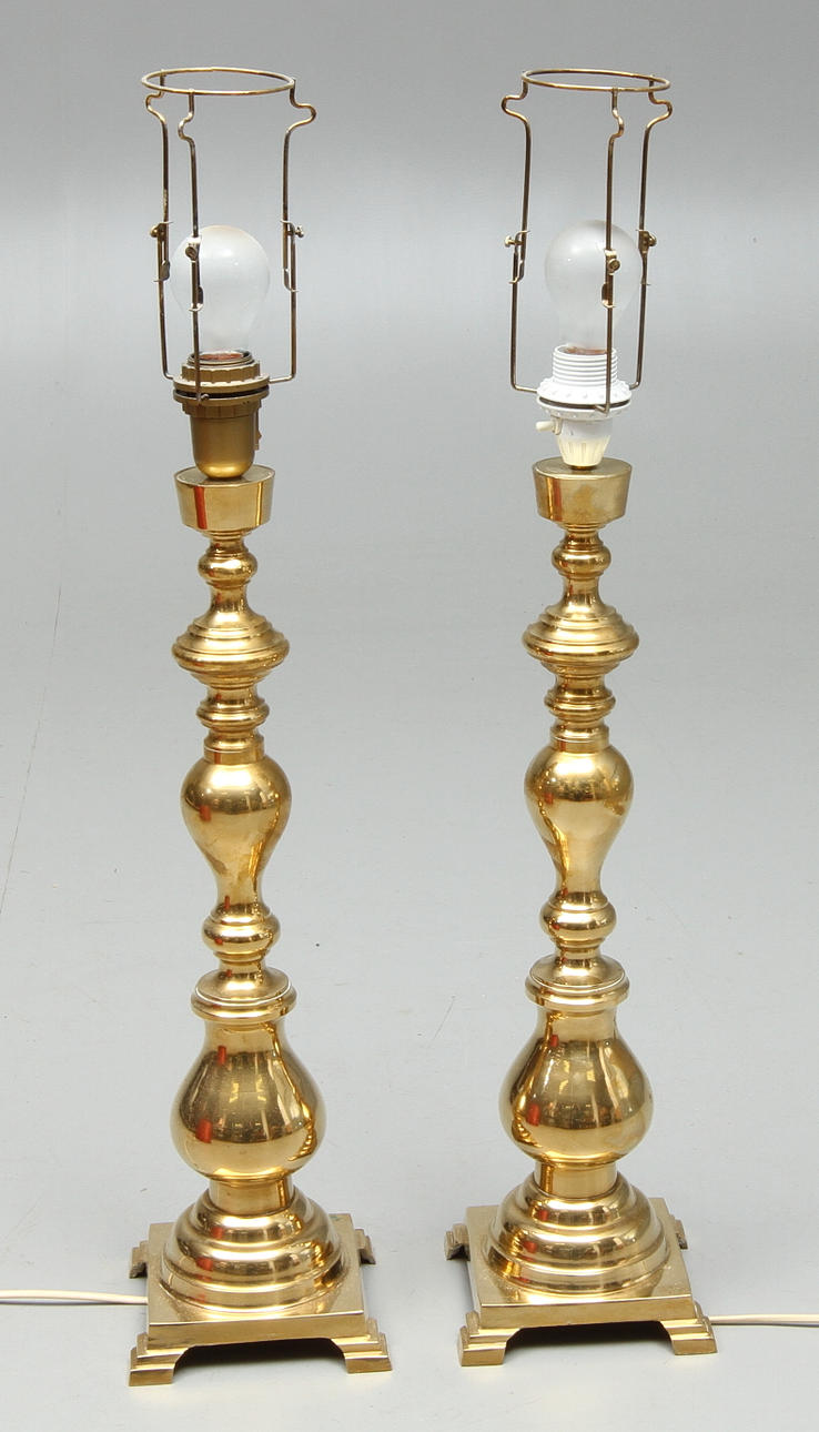 BORDSLAMPOR, 1 par, mässing, 1900-tal.