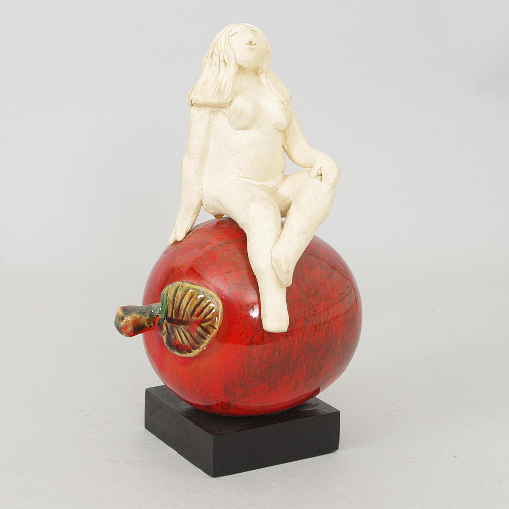 SKULPTUR, keramik, "Eva på äpplet", Klase J:r, Höganäs.