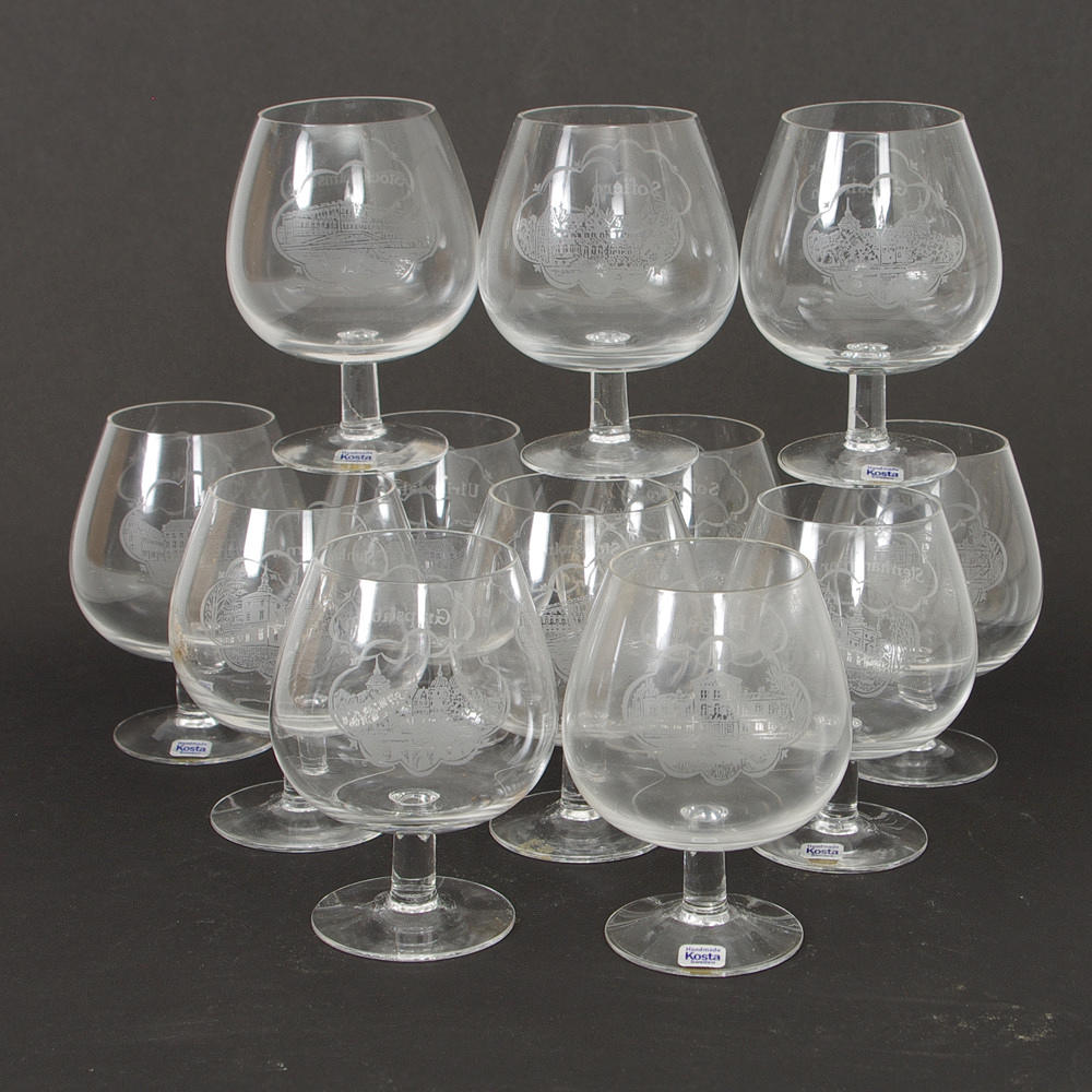 KONJAKSKUPOR, 12 stycken, "Svenska Slott", Kosta.