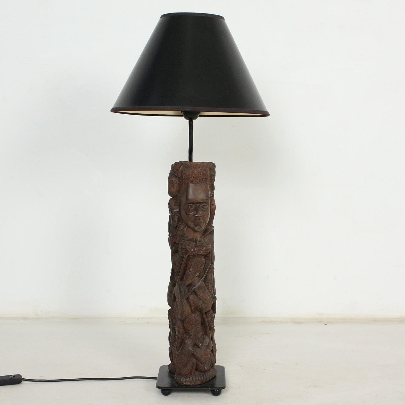 Tischlampe, Holz, Afrika.