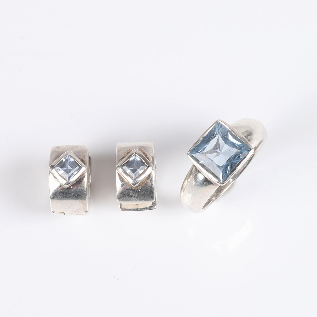 ANILLO Y ARETES, Plata esterlina.