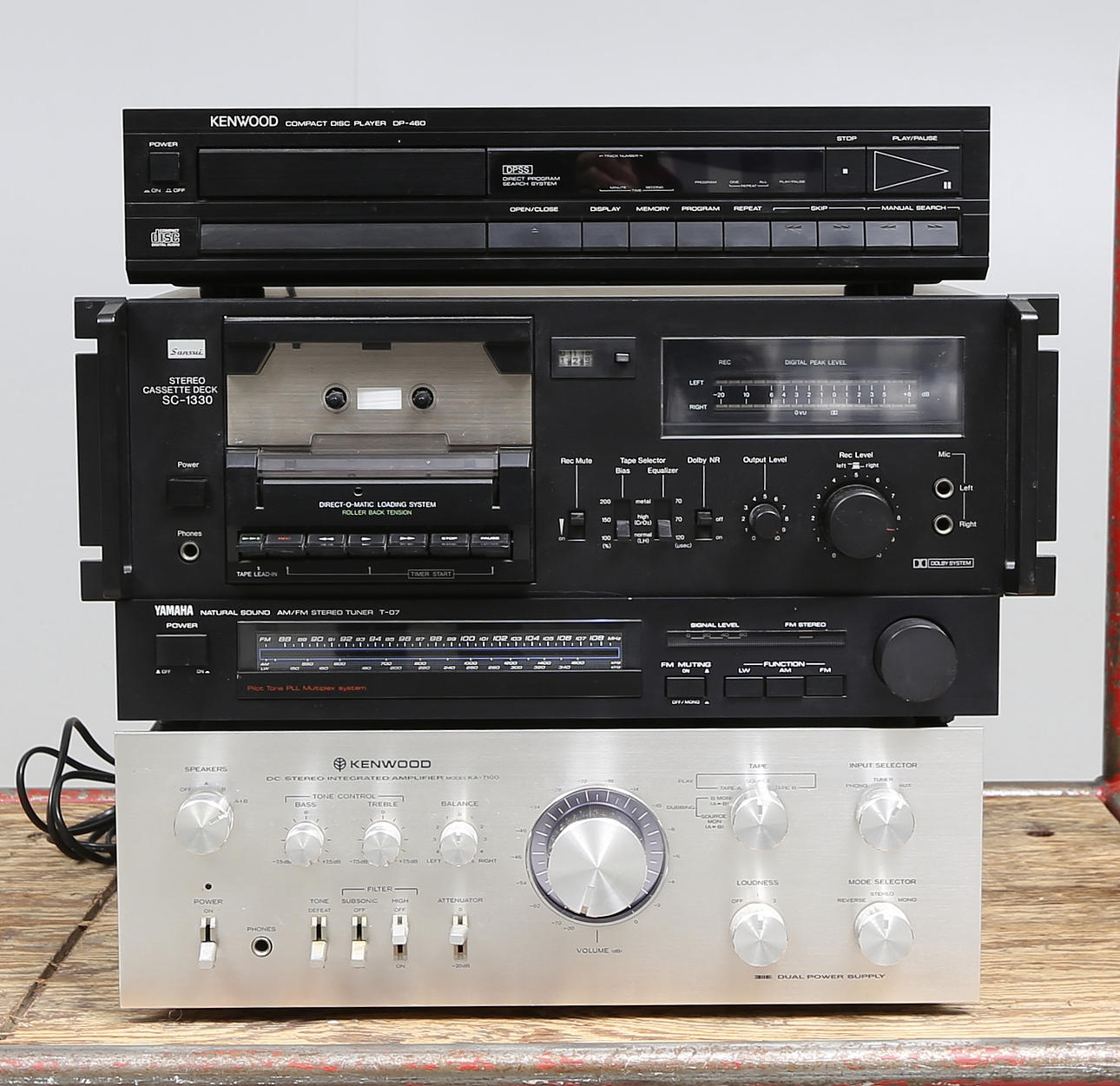 STEREO, 4 delar. Bland annat Yamaha.