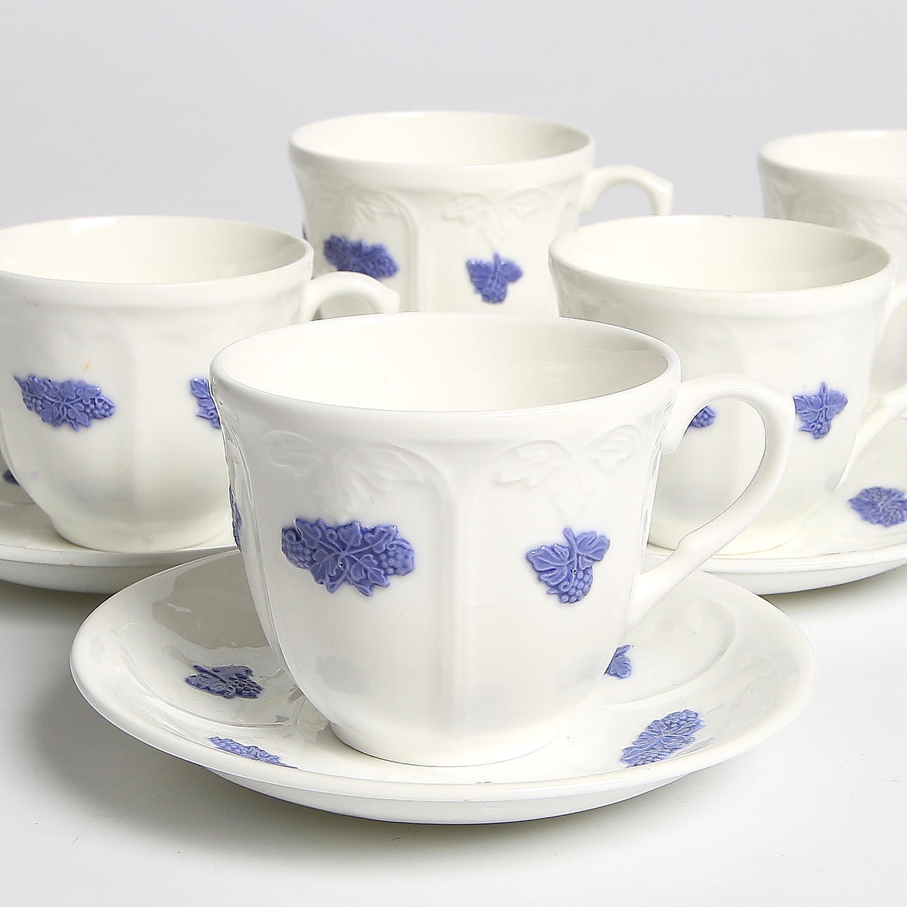 SERVISDELAR, 13 delar, porslin, "Blå Blom" Gustavsberg och Rörstrand. 1900-tal.