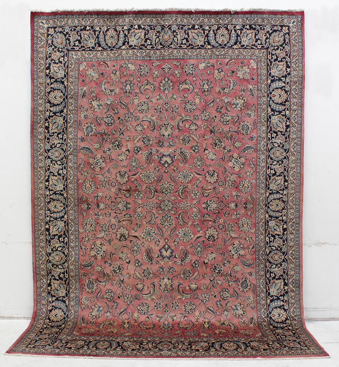 MATTA, Orientalisk, Meshed (fine), 350 x 245 cm.