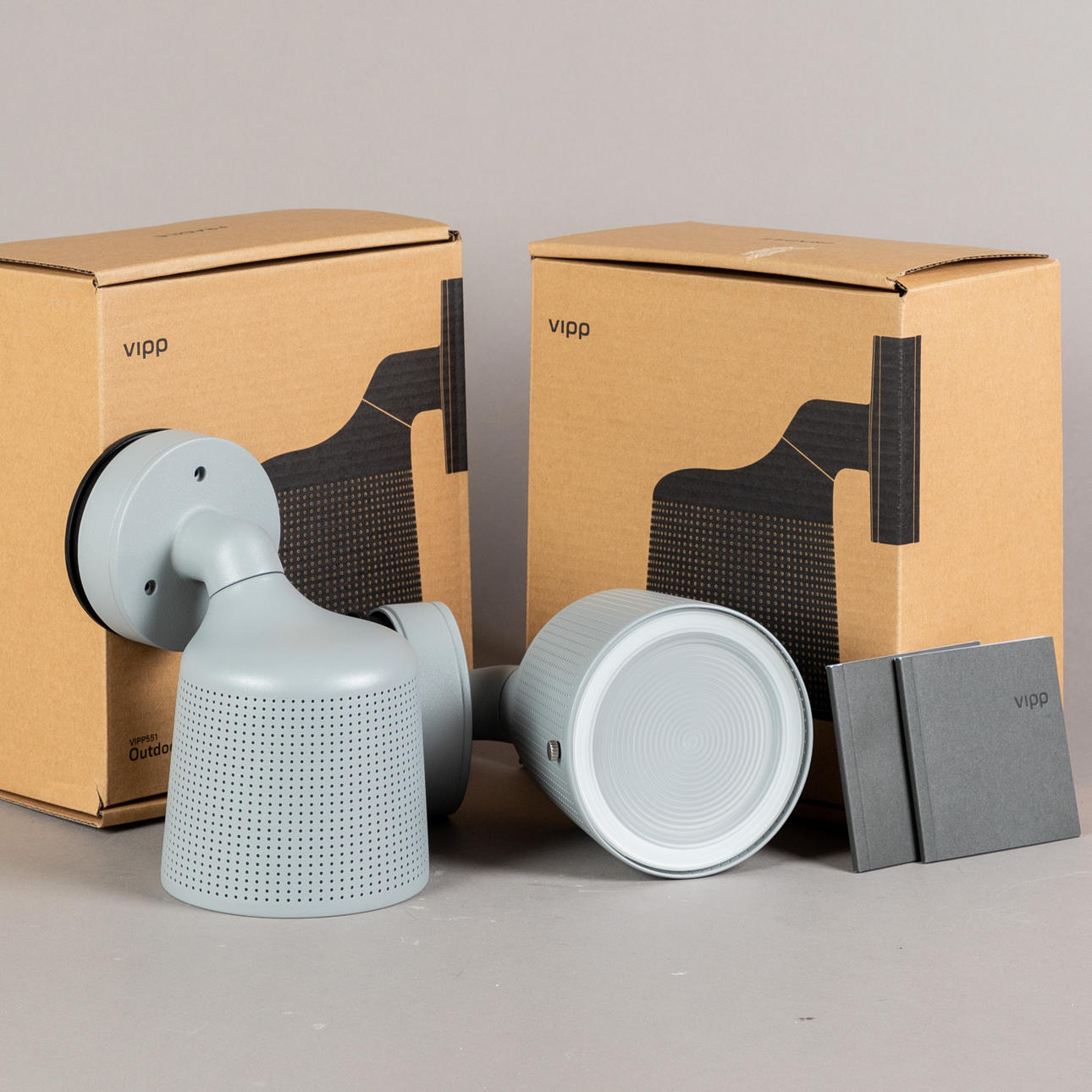 VIPP. Et par udendørslamper / udendørs vægspots '551' (2).