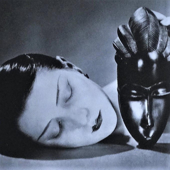MAN RAY. NOIRE ET BLANCHE, Fotografie, limitiert.