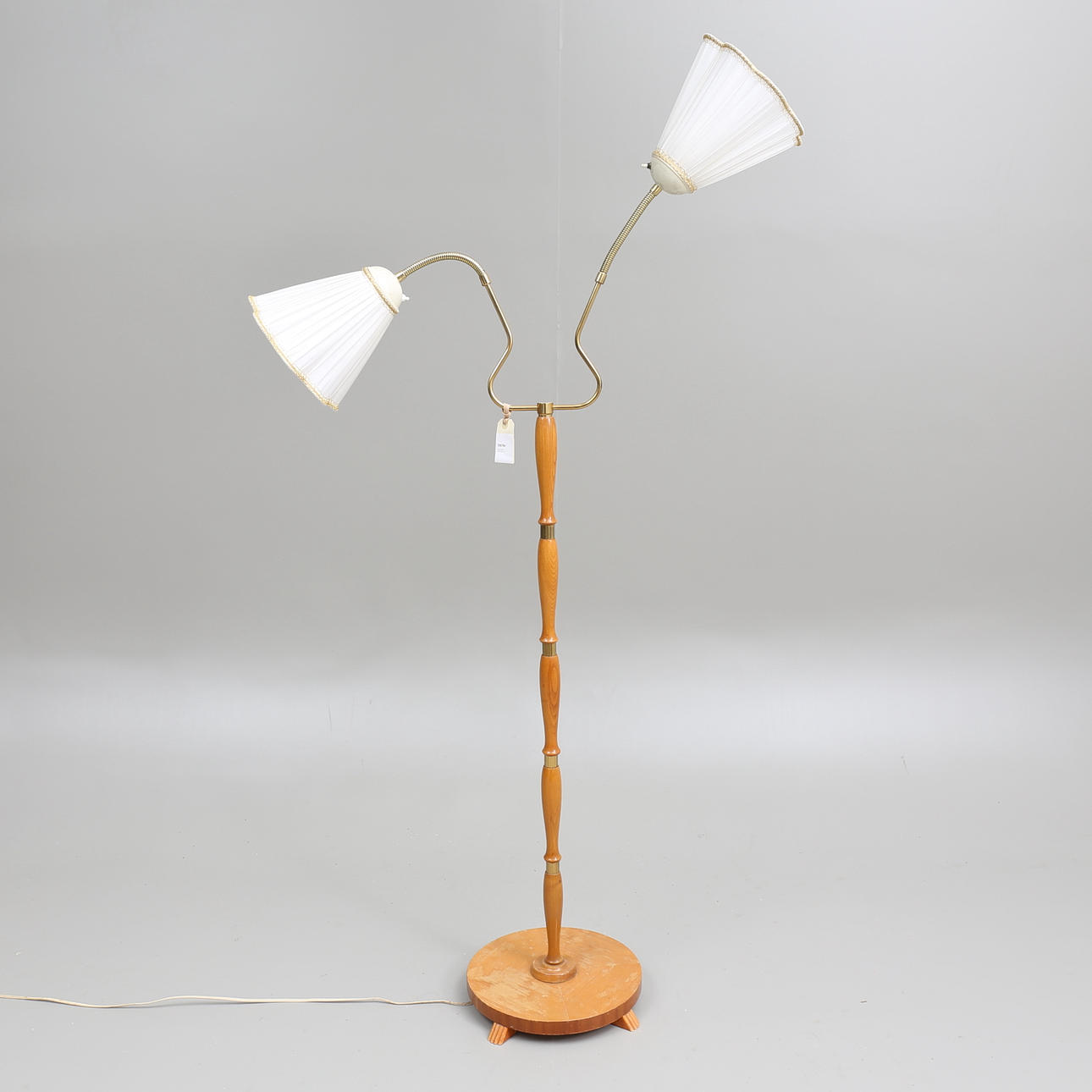 GOLVLAMPA, 1900-talets mitt.