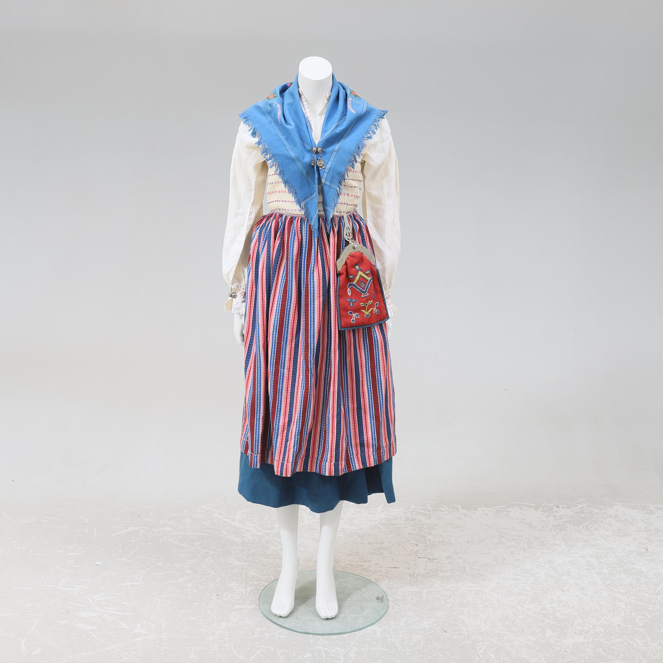 FOLKDRÄKT, 9 delar, Breared, Halland.