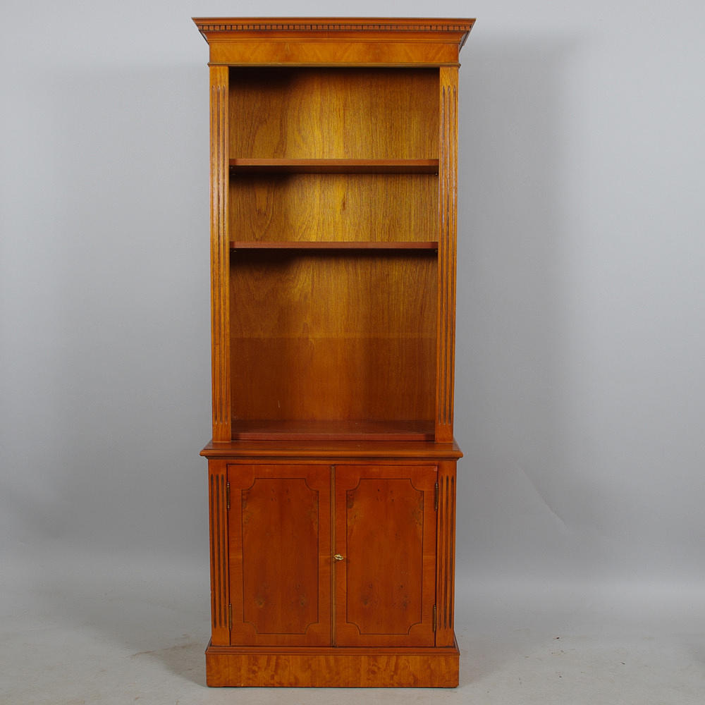 BOKHYLLA MED SKÅP, mahogny, engelsk stil.