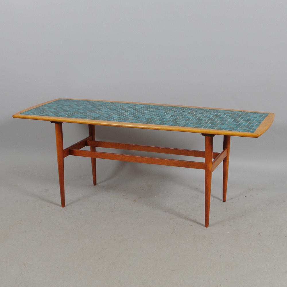 SOFFBORD, mahogny med mosaikskiva, 1900-talets mitt.